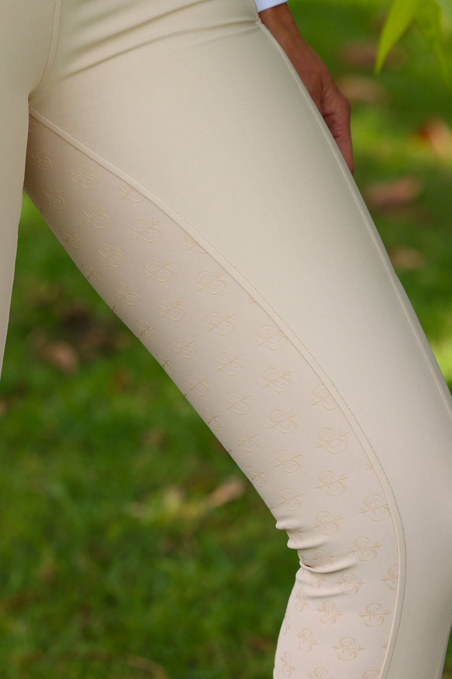 Sculpt Performance Hybrid Breeches: Buttercream